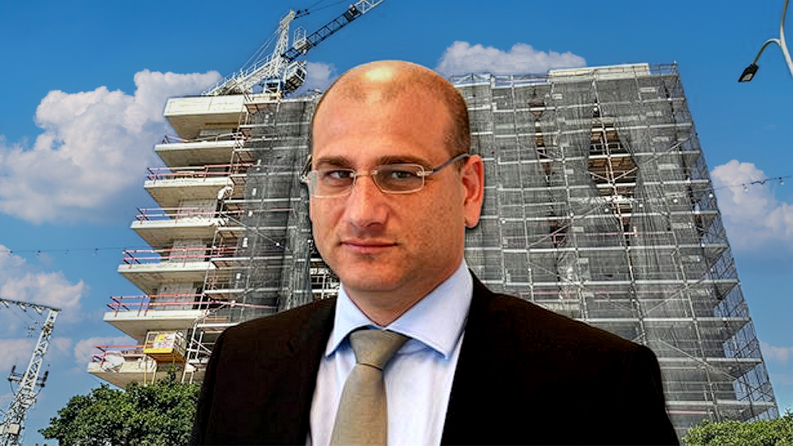 ארז רוזנבוך יור מגוריט (צילום עמית חכמוב)